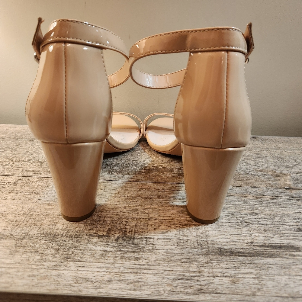 DB Studio Women's Patent Nude Pumps Size 10W - Picture 4 of 7